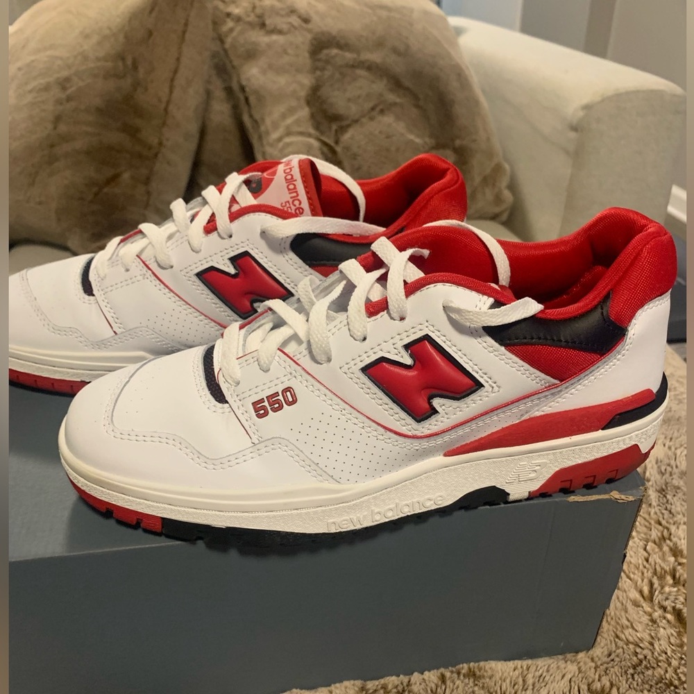 Men’s new balance 550 black white & red size 9